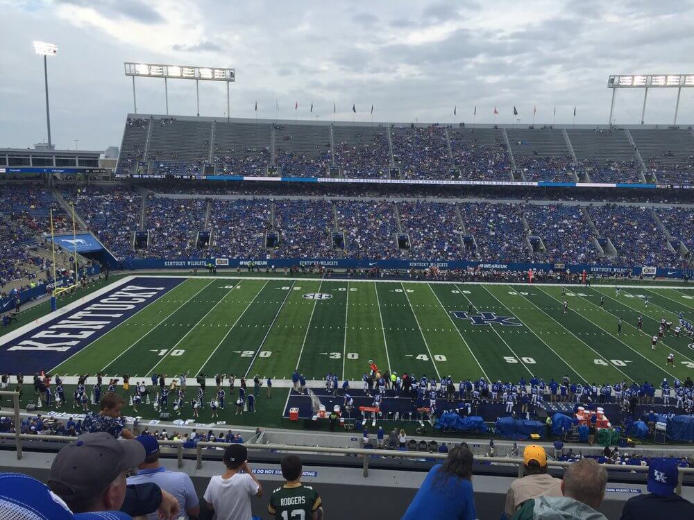 commonwealth stadium lexington