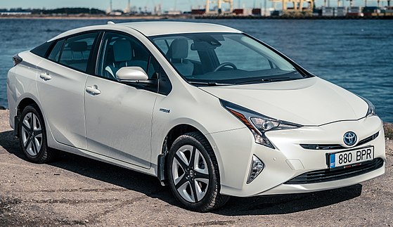 Toyota Prius best cars for college students