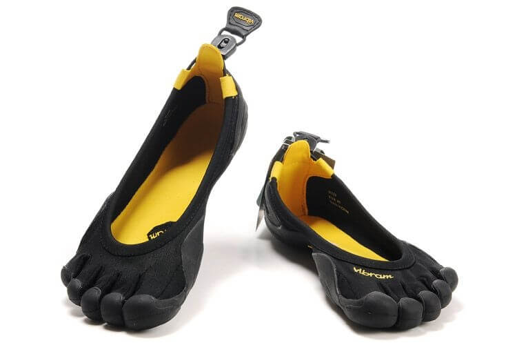 Cm S 2011 Guide To Shoes And Sandals College Magazine