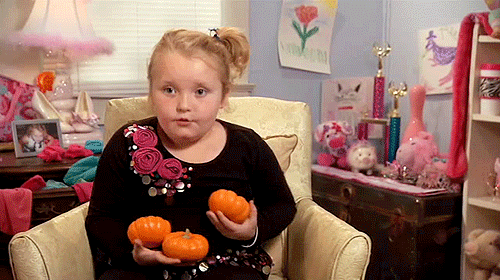 Honey-Boo-Boo-Shows-Off-Her-Non-Existent-Juggling-Skills.gif