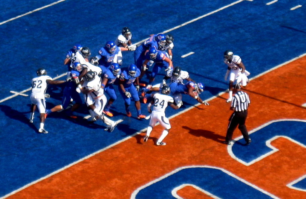 https://upload.wikimedia.org/wikipedia/en/thumb/d/df/Doug_Martin_TD_vs_Nevada_10_1_11.JPG/1024px-Doug_Martin_TD_vs_Nevada_10_1_11.JPG