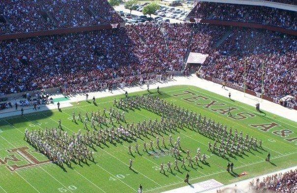 https://upload.wikimedia.org/wikipedia/commons/3/36/Aggie_Band.jpg