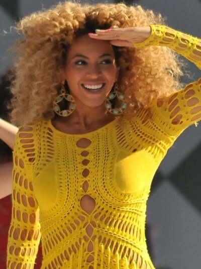 https://upload.wikimedia.org/wikipedia/commons/a/ab/Beyonc%C3%A9_Knowles_GMA_Run_the_World_cropped.jpg