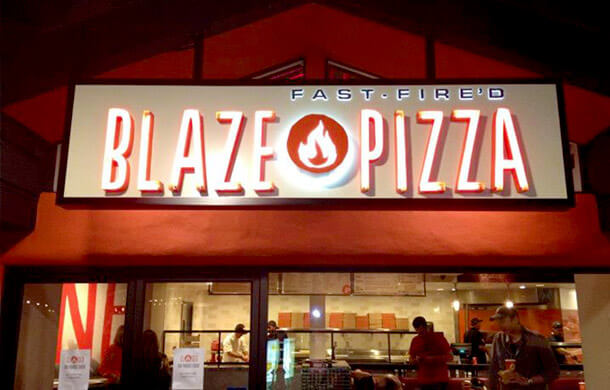 https://assets.entrepreneur.com/slideshow/10-notable-franchises-blaze-pizza.jpg