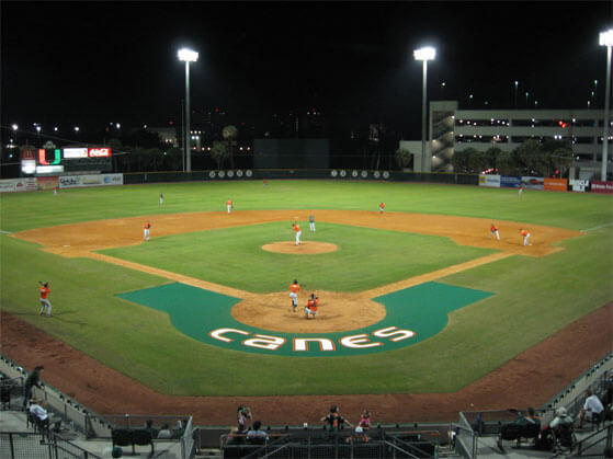 umiamibaseball.com