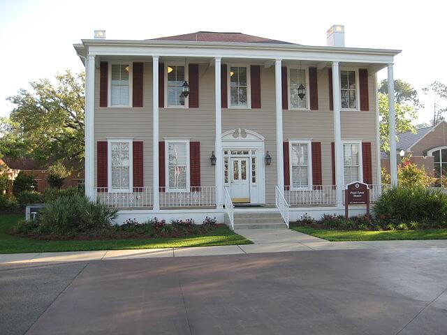 https://en.wikipedia.org/wiki/Florida_State_University#/media/File:FSUPearlTynerHouse.JPG 640px-FSUPearlTynerHouse