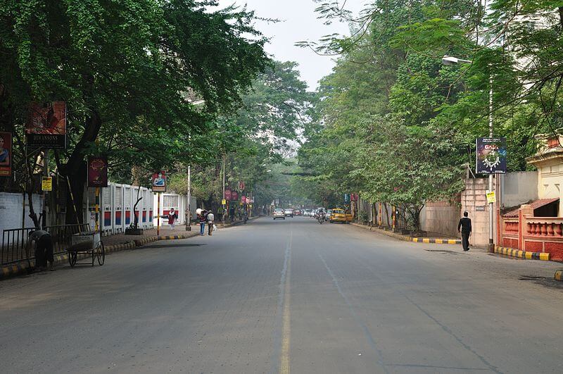 800px-Gurusaday_Dutta_Road_-_Kolkata_2012-01-11_7903