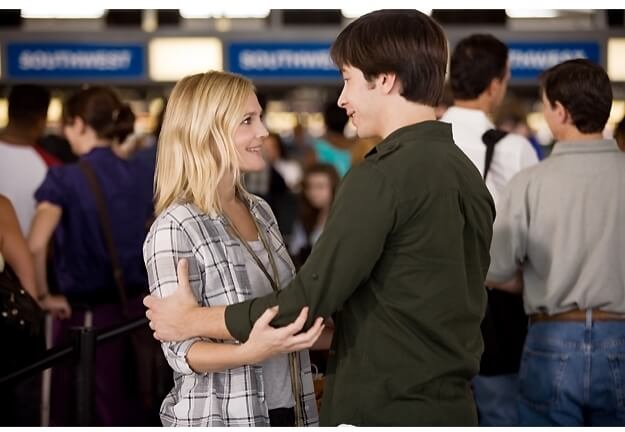 long-distance relationship couple look at each other 