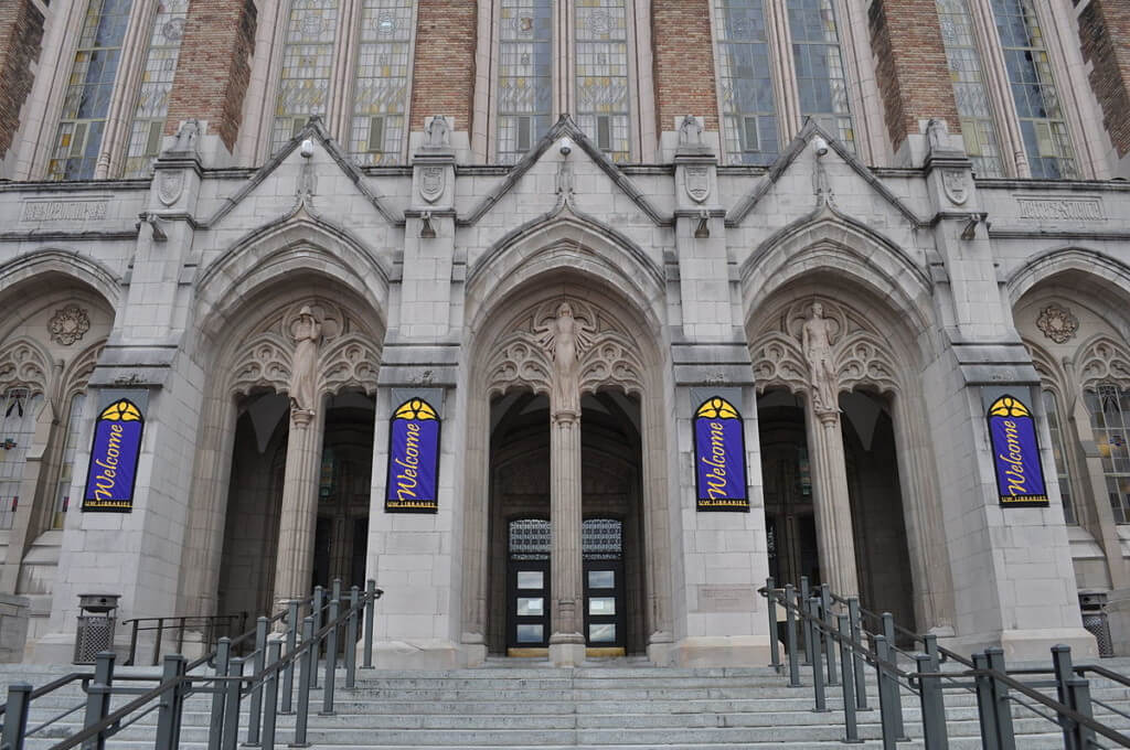 1200px-Entrance_of_Suzzallo_Library