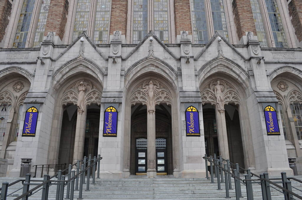 1200px-Entrance_of_Suzzallo_Library