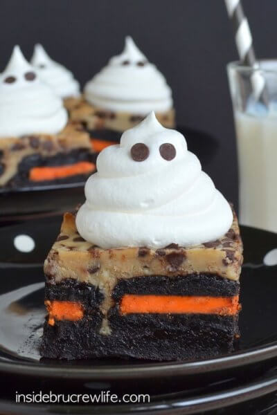 halloween-dessert-coffee-cheesecake-oreo-ghost-brownies