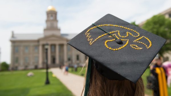 Hawkeyes graduate at the top of their class