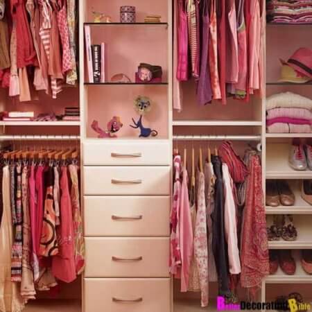 Snoop through her closet to find out what your girlfriend wants