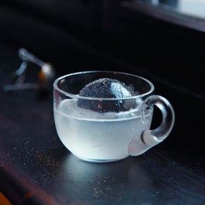 Have yourself a Happy Hanukkah with this holiday vodka drink.