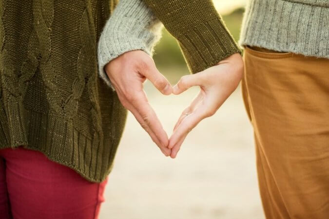 10 items you need to have the most romantic valentine's day picnic