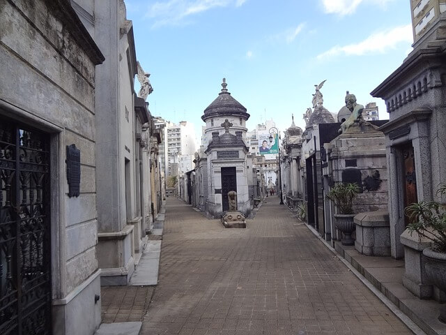 Paths in Recoleta Cemetery