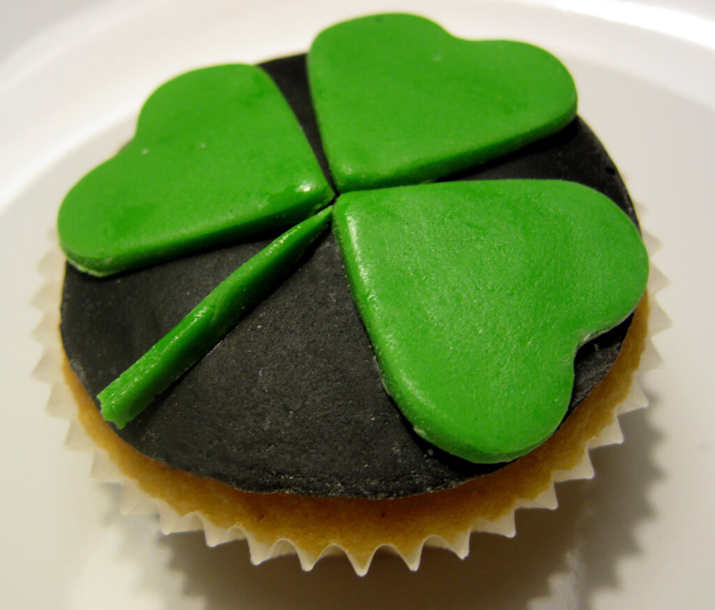 saint patrick's day cupcake