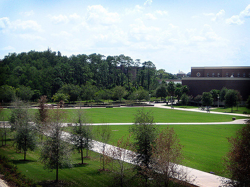 ucf campus memory mall
