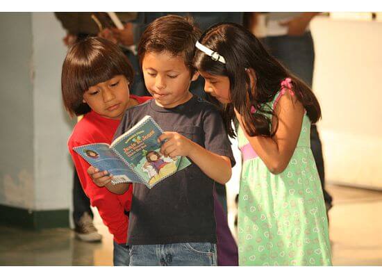 3 Kids and Prize Book