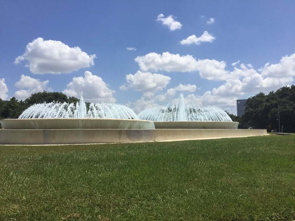 mecom fountain