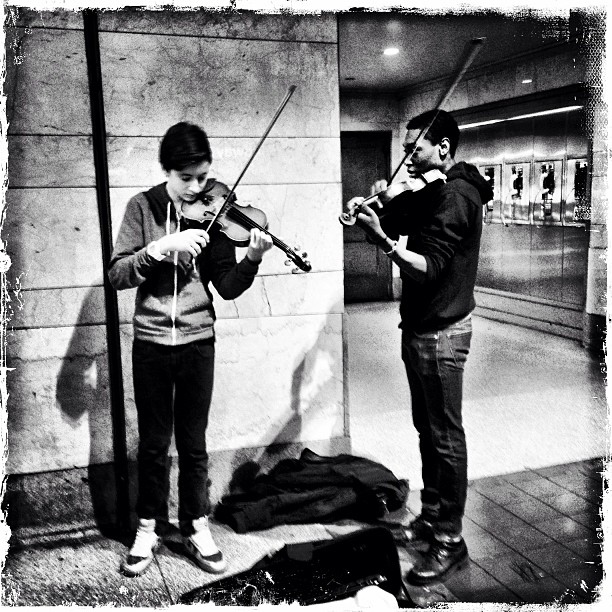 subway musicians playing violin things to do in dc at night