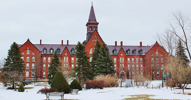 university of vermont campus with snow best colleges for skiers