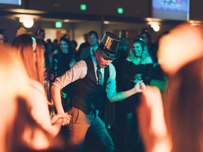 8 Steps to Throwing the Best House Party in College - College Magazine