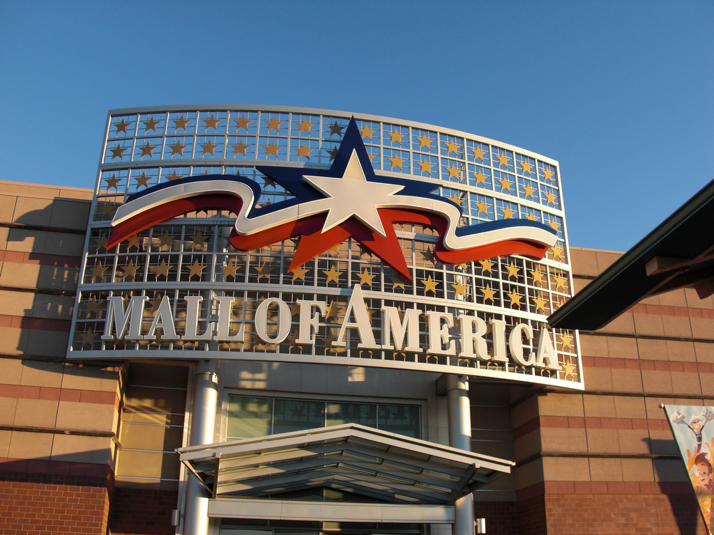 Mall of America entrance sign