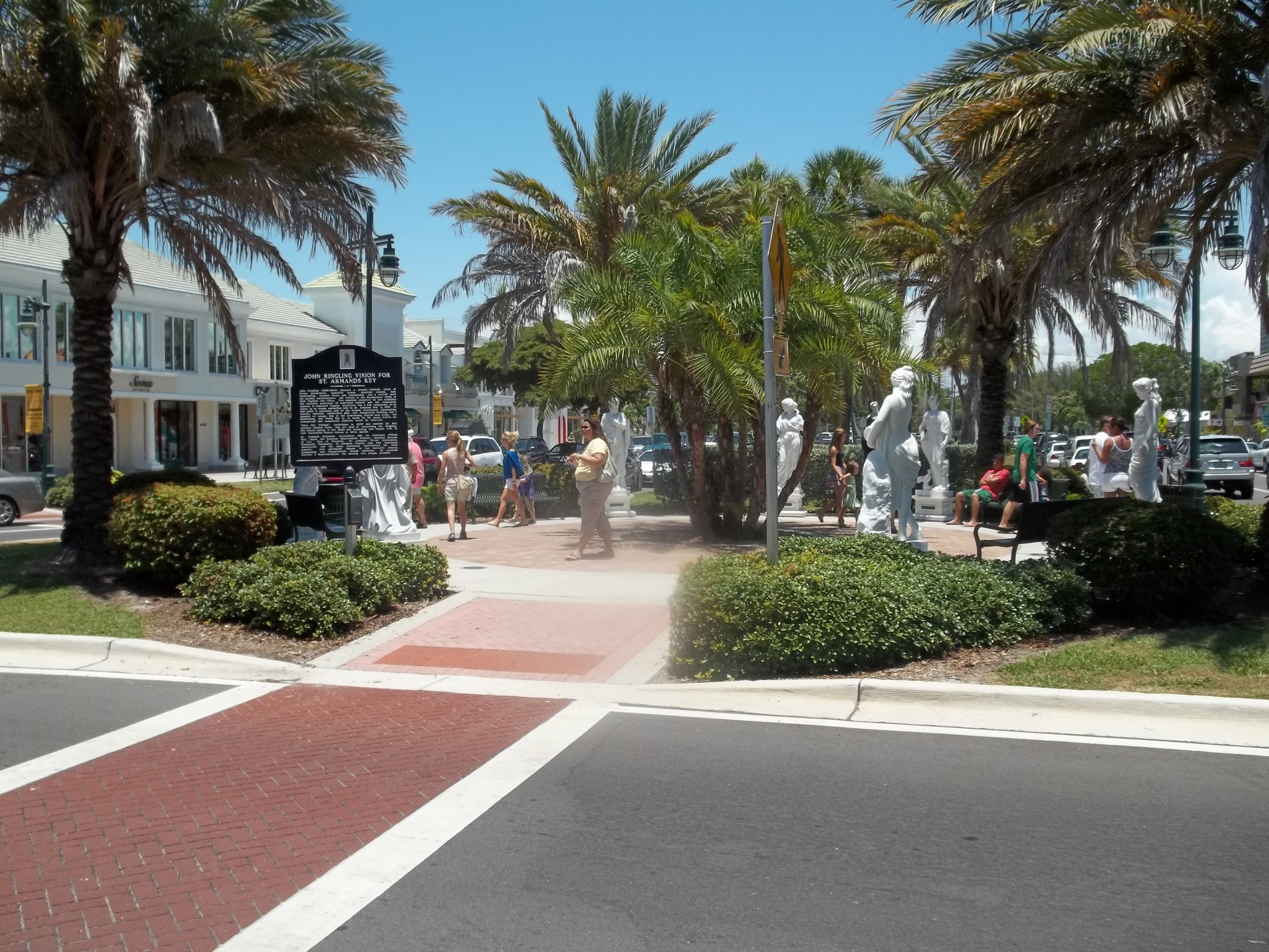 statues and history things to do in sarasota