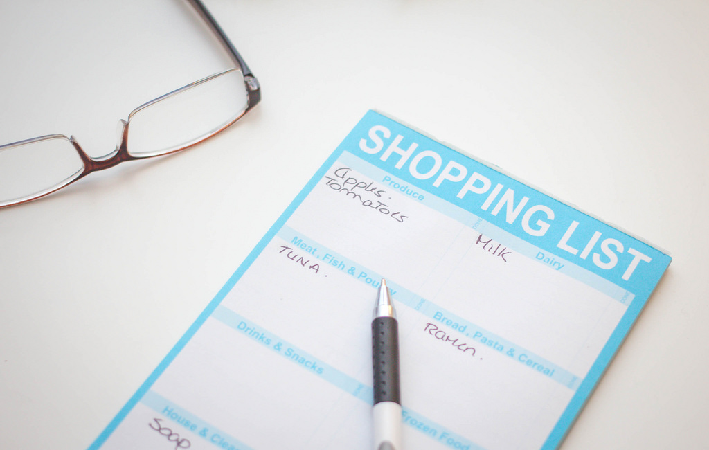 shopping list how to make a budget