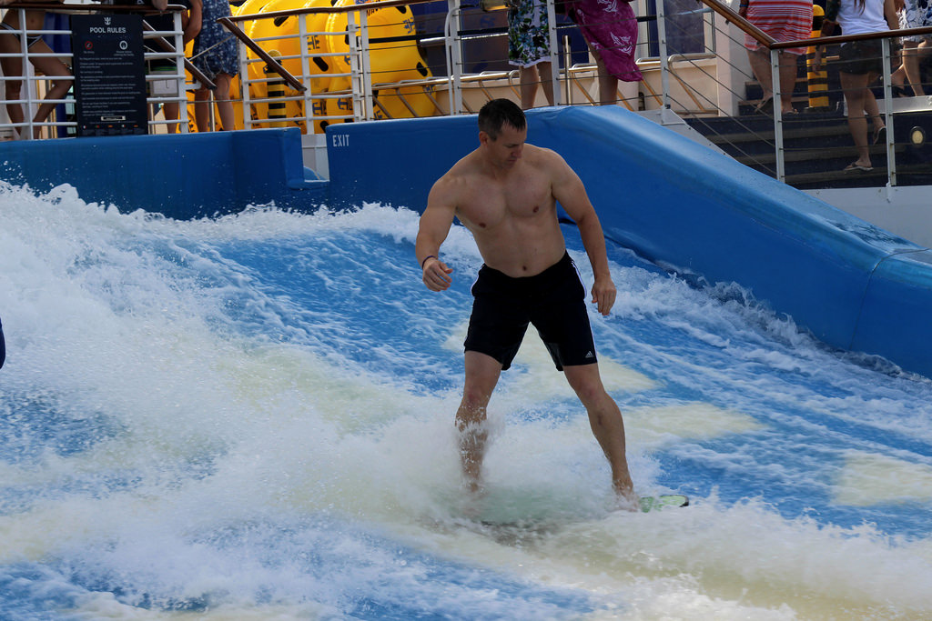 things to do Hollywood, Florida wave pool
