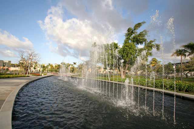 things to do Hollywood, Florida fountain