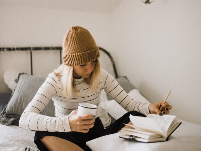 write scholarship essays