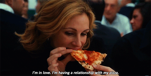 Julia Roberts saying she's in love with her pizza