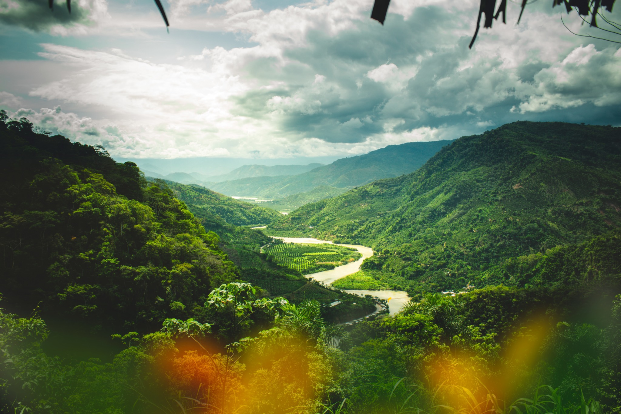 photo of the green mountainsides of Peru