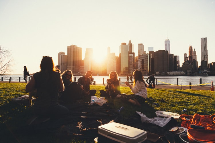 friends sitting in nyc