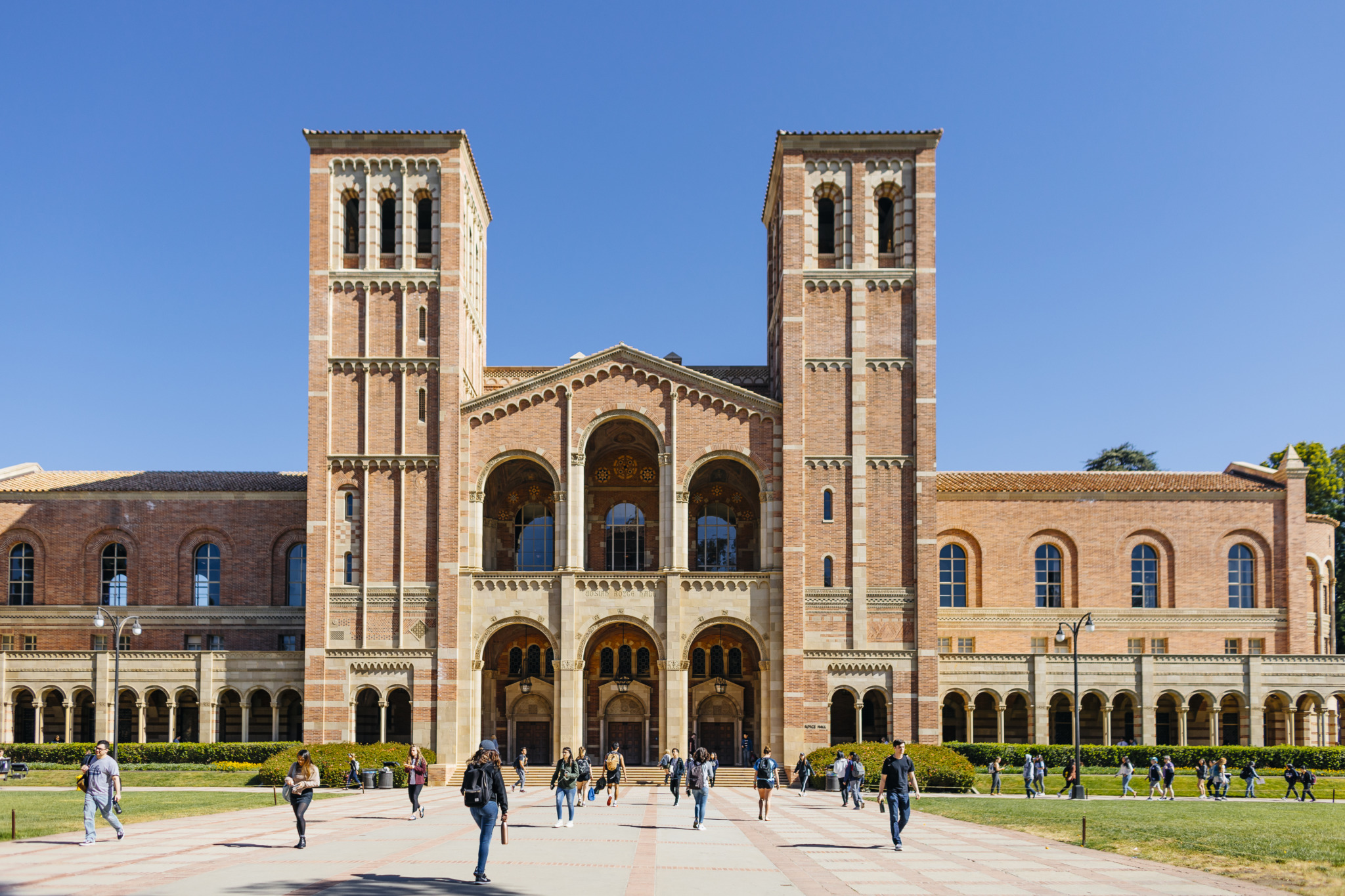 ucla college campus tour