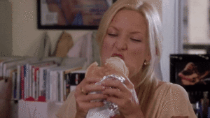 kate hudson eating sandwhich