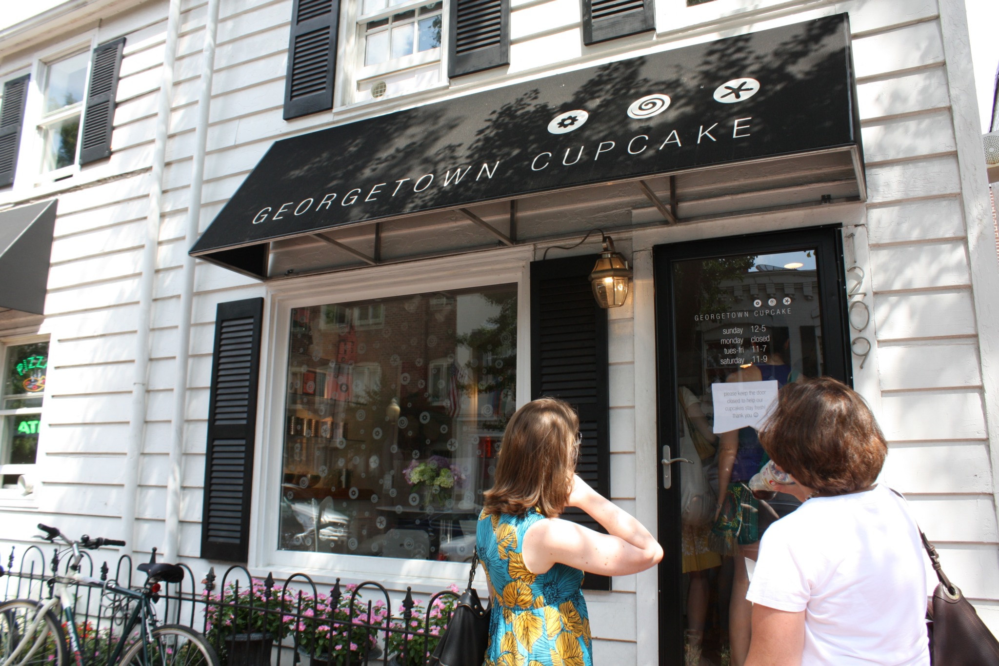 Georgetown Cupcake Exterior