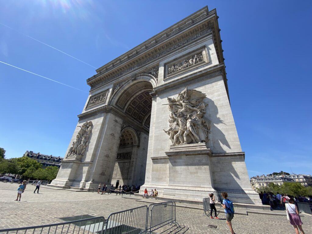 Photo of the Arc du triomphe in Paris