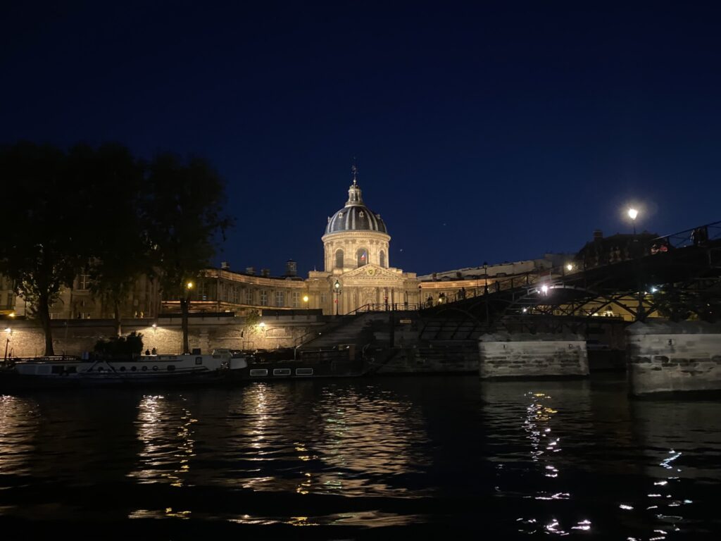 Photo of the Seine river in Paris