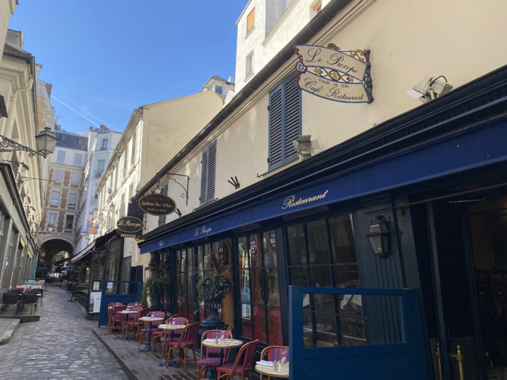 Photo of a cafe in Paris France
