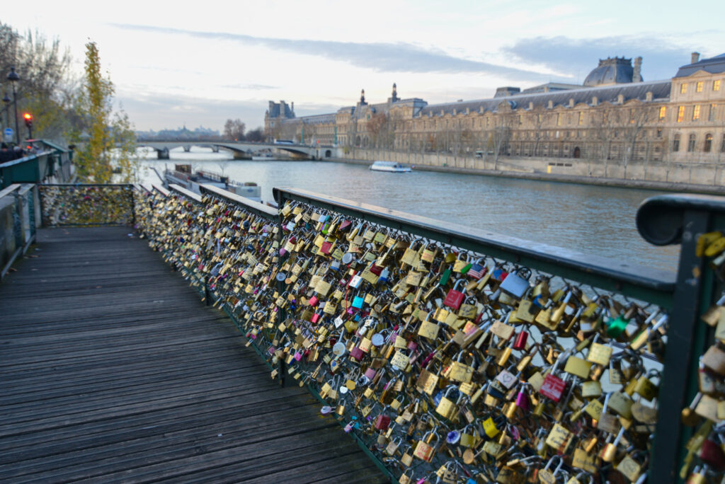 Photo of the lover’s bridge in Paris