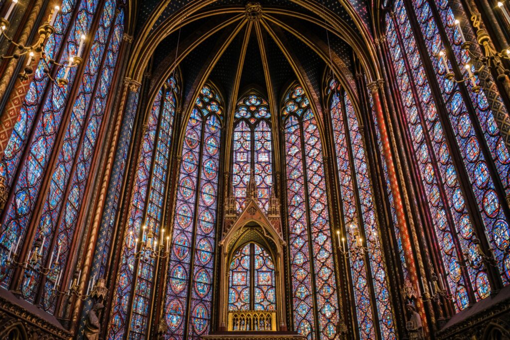 Photo of the interior of the Sainte-Chapelle